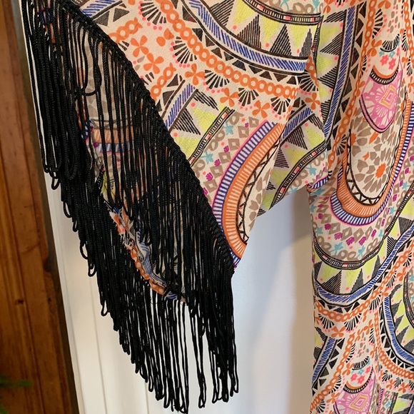 Women’s Angie Boho Style Kimono with Fringe - Size Medium - Picture 6 of 7